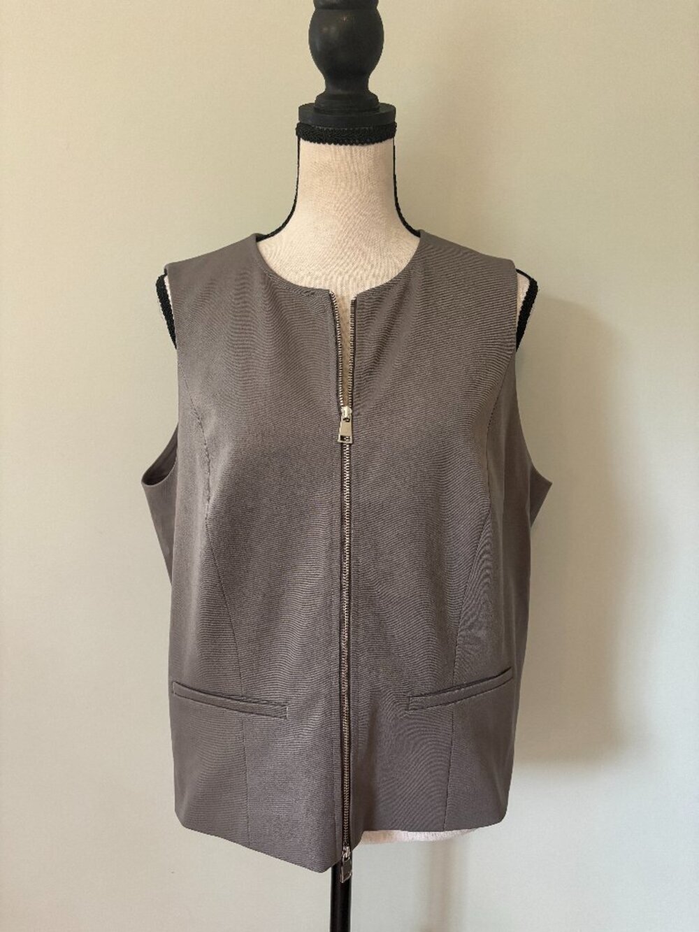 Abercrombie & Fitch Grey Zip-Front Tailored Vest  Large NWT